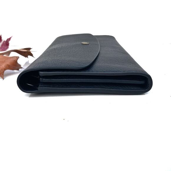 Fossil Black Pebbled Leather Flap Wristlet Wallet Minimalist Leather Staple NEW - Picture 7 of 12